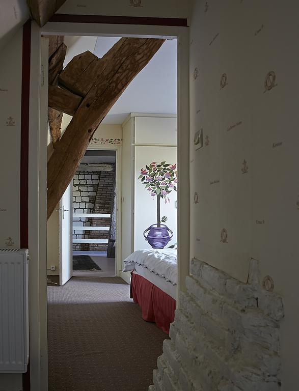 Gite Du Presbytere De L'Abbe L'Hermina Saint-Martin-le-Gaillard Room photo