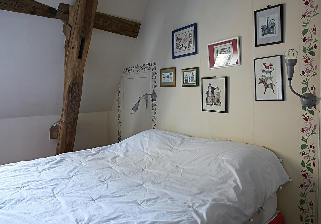 Gite Du Presbytere De L'Abbe L'Hermina Saint-Martin-le-Gaillard Room photo